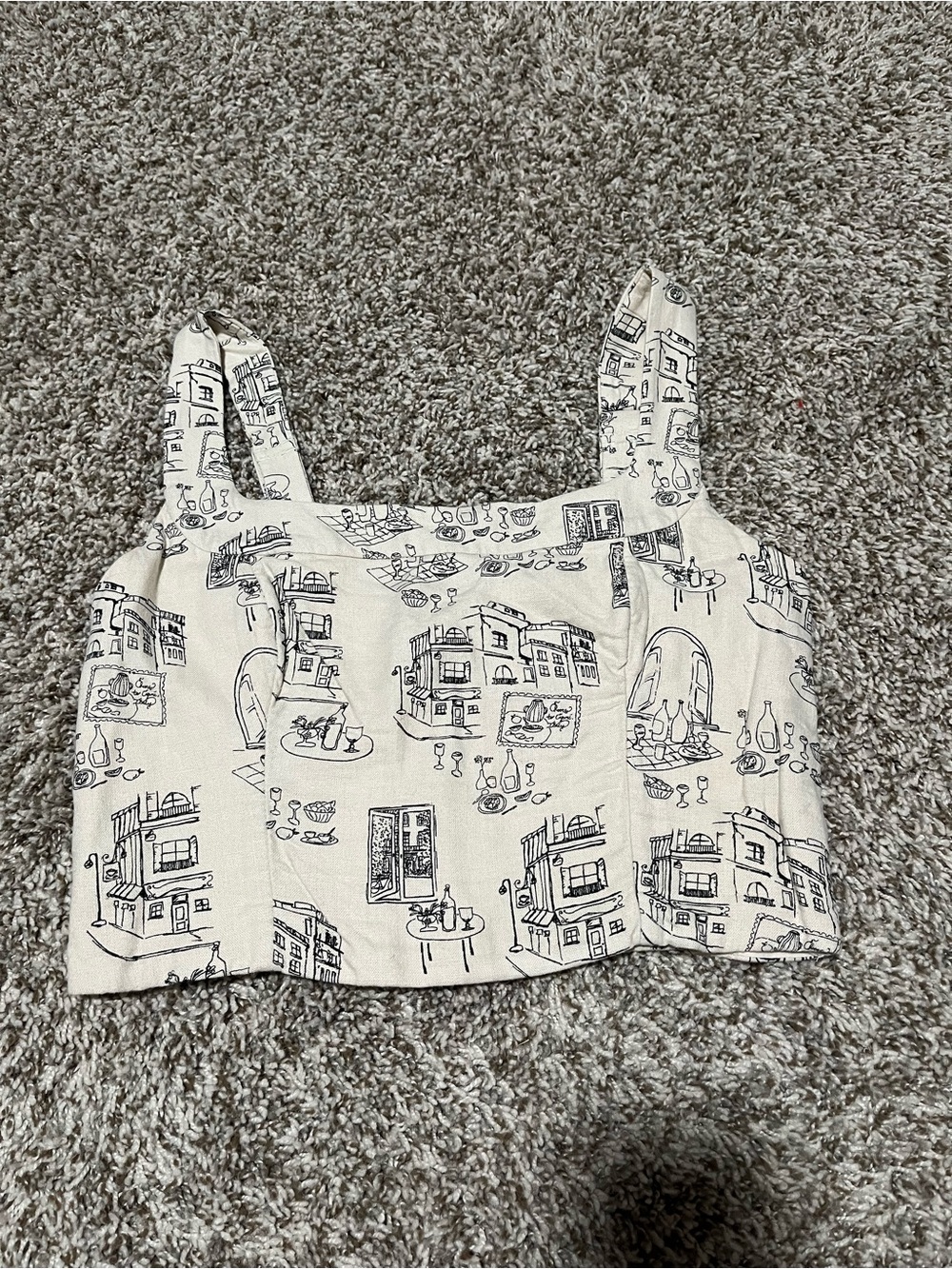 Abercrombie & Fitch Cream Cropped Tank with Black Sketch Print
